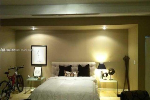 Снять в аренду кондоминиум в Майами, Флорида 1 спальня, 60.67м2, № 1775259 - фото 21