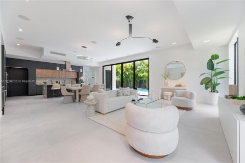 Casa en venta en Miami, Florida, 5 dormitorios, 372.35 m2 № 1940004 - foto 4