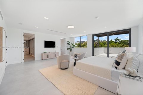 Casa en venta en Miami, Florida, 5 dormitorios, 372.35 m2 № 1940004 - foto 16