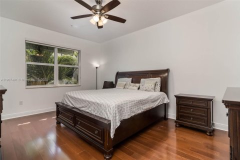 Townhouse in Pembroke Pines, Florida 4 bedrooms, 261.61 sq.m. № 1963905 - photo 11