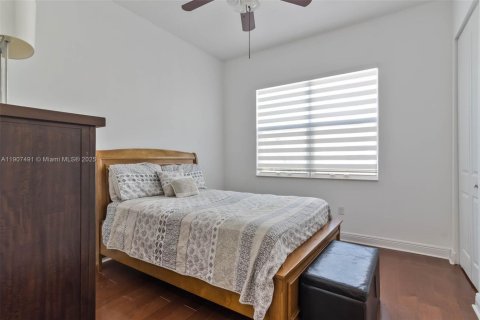 Townhouse in Pembroke Pines, Florida 4 bedrooms, 261.61 sq.m. № 1963905 - photo 15