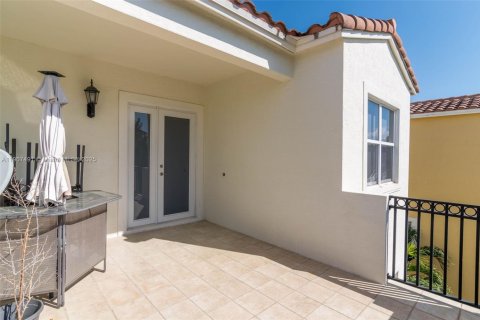 Townhouse in Pembroke Pines, Florida 4 bedrooms, 261.61 sq.m. № 1963905 - photo 24