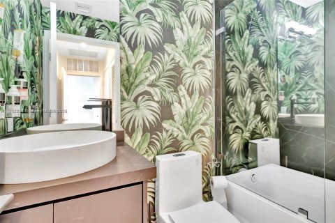Condo in Miami, Florida, 2 bedrooms  № 1936405 - photo 26