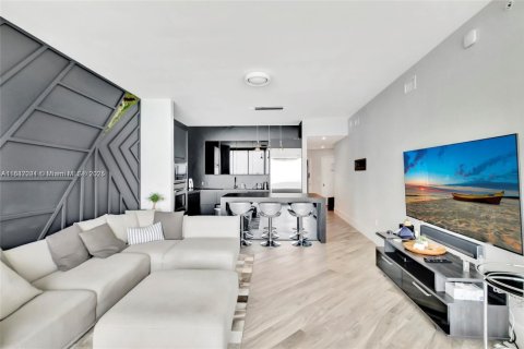 Condominio en venta en Miami, Florida, 2 dormitorios, 104.79 m2 № 1936405 - foto 6