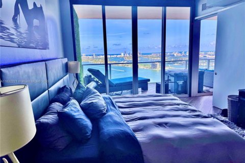 Condo in Miami, Florida, 2 bedrooms  № 1936405 - photo 18
