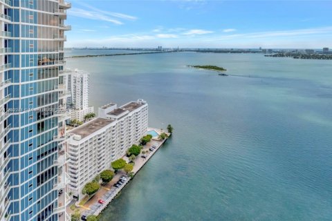 Condo in Miami, Florida, 2 bedrooms  № 1936405 - photo 21