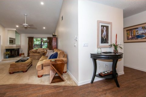 Condo in Venice, Florida, 2 bedrooms № 2233518 - photo 4