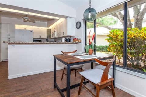 Condo in Venice, Florida, 2 bedrooms № 2233518 - photo 20