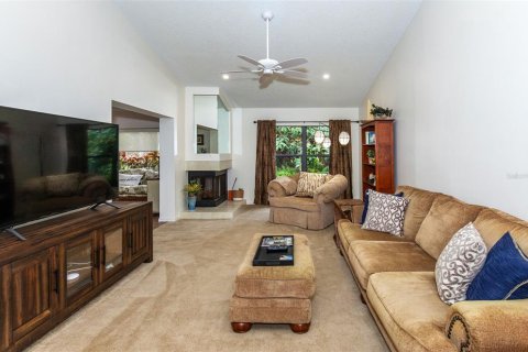 Condo in Venice, Florida, 2 bedrooms № 2233518 - photo 8