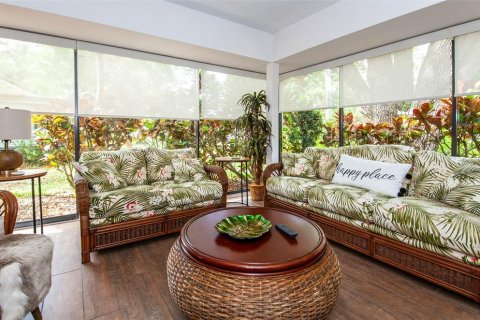 Condo in Venice, Florida, 2 bedrooms № 2233518 - photo 25