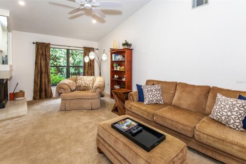 Condo in Venice, Florida, 2 bedrooms № 2233518 - photo 10