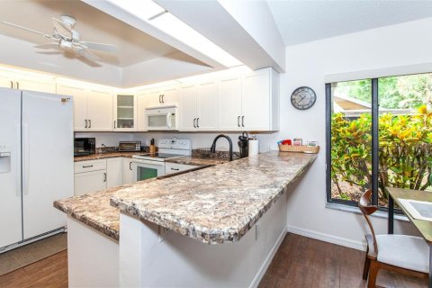 Condo in Venice, Florida, 2 bedrooms № 2233518 - photo 18