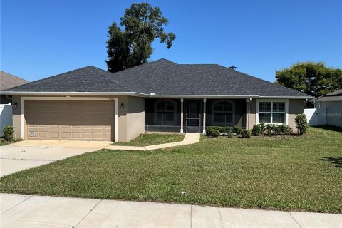 Casa en venta en Leesburg, Florida, 3 dormitorios, 189.06 m2 № 1918211 - foto 1