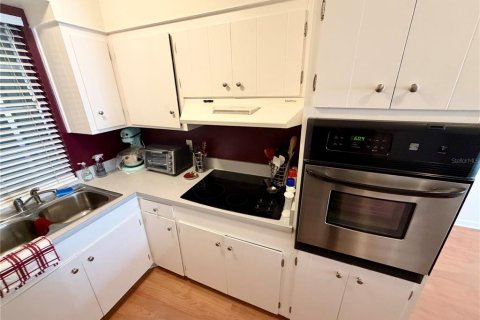 Condo in Lakeland, Florida, 2 bedrooms № 2219255 - photo 18