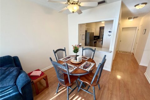 Condo in Lakeland, Florida, 2 bedrooms № 2219255 - photo 14