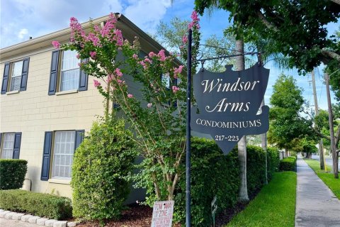 Condo in Lakeland, Florida, 2 bedrooms № 2219255