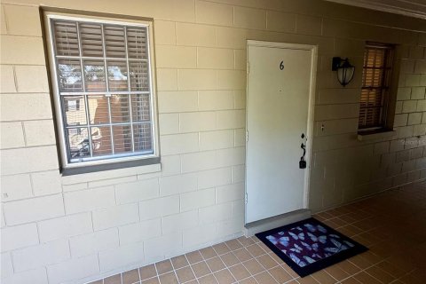Condo in Lakeland, Florida, 2 bedrooms № 2219255 - photo 8