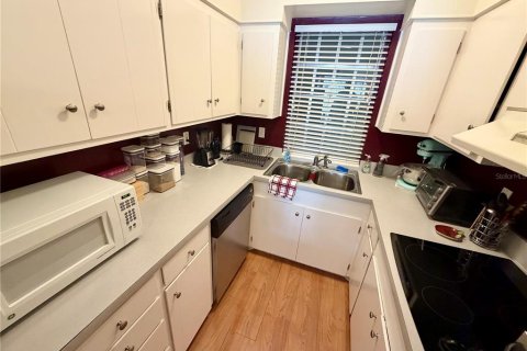 Condo in Lakeland, Florida, 2 bedrooms № 2219255 - photo 17