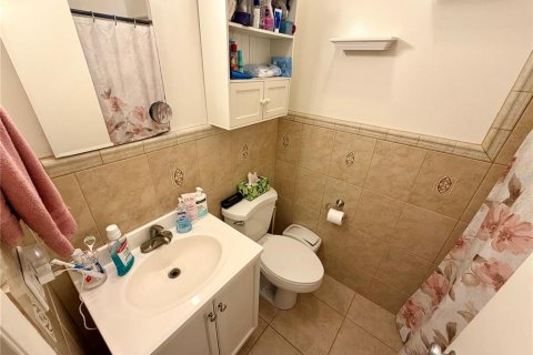Condo in Lakeland, Florida, 2 bedrooms № 2219255 - photo 23