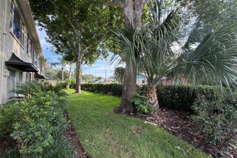 Condo in Lakeland, Florida, 2 bedrooms № 2219255 - photo 6