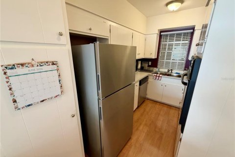 Condo in Lakeland, Florida, 2 bedrooms № 2219255 - photo 16