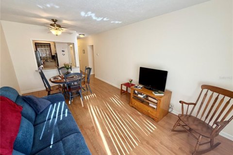 Condo in Lakeland, Florida, 2 bedrooms № 2219255 - photo 13