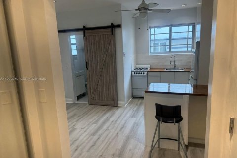 Купить кондоминиум в Майами-Бич, Флорида 1 спальня, 39.02м2, № 2024219 - фото 11