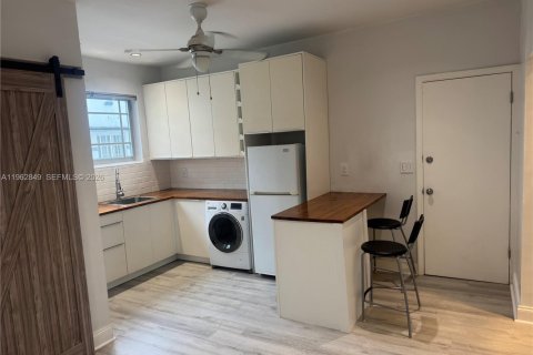 Купить кондоминиум в Майами-Бич, Флорида 1 спальня, 39.02м2, № 2024219 - фото 12