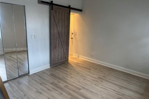 Купить кондоминиум в Майами-Бич, Флорида 1 спальня, 39.02м2, № 2024219 - фото 20