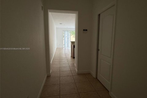 Copropriété à louer à Hialeah, Floride: 2 chambres, 95.69 m2 № 1930201 - photo 6