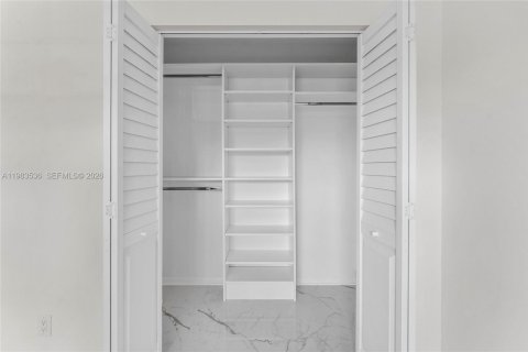 Condo in Coconut Creek, Florida, 2 bedrooms  № 2053098 - photo 19