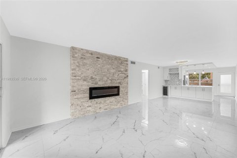 Condo in Coconut Creek, Florida, 2 bedrooms  № 2053098 - photo 8