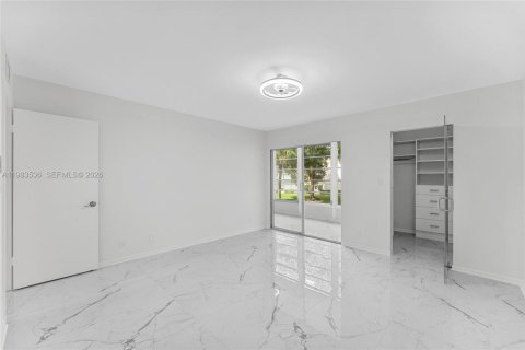 Condo in Coconut Creek, Florida, 2 bedrooms  № 2053098 - photo 21