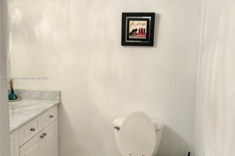 Снять в аренду кондоминиум в Халландейл-Бич, Флорида 1 спальня, 76.92м2, № 1966169 - фото 7