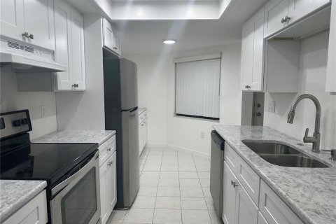 Copropriété à louer à Clearwater, Floride: 2 chambres, 92.44 m2 № 2196965 - photo 6