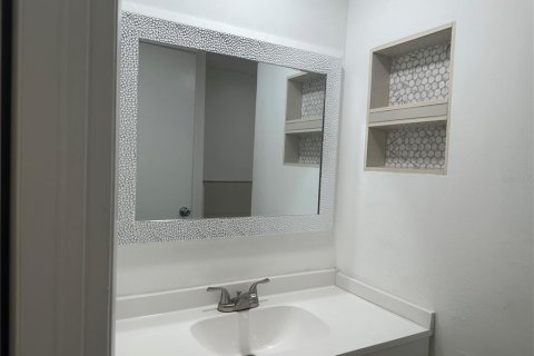 Copropriété à louer à Clearwater, Floride: 2 chambres, 92.44 m2 № 2196965 - photo 13