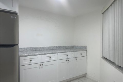 Copropriété à louer à Clearwater, Floride: 2 chambres, 92.44 m2 № 2196965 - photo 9