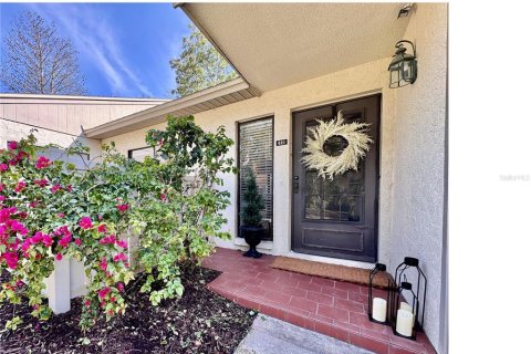 House in Oldsmar, Florida 2 bedrooms, 128.21 sq.m. № 1732852 - photo 1