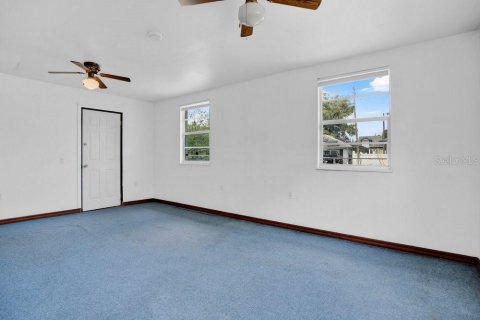 House in Orlando, Florida 3 bedrooms, 143.26 sq.m. № 2213205 - photo 21