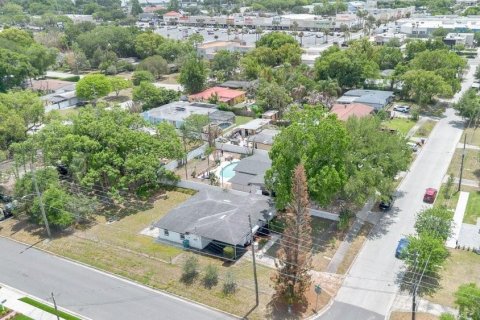 House in Orlando, Florida 3 bedrooms, 143.26 sq.m. № 2213205 - photo 28
