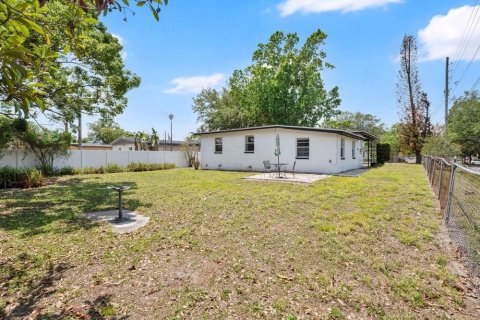 House in Orlando, Florida 3 bedrooms, 143.26 sq.m. № 2213205 - photo 23
