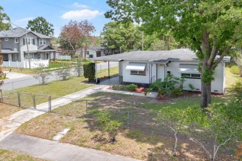 House in Orlando, Florida 3 bedrooms, 143.26 sq.m. № 2213205 - photo 26