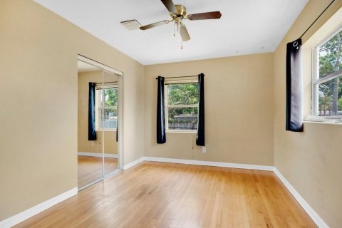 House in Orlando, Florida 3 bedrooms, 143.26 sq.m. № 2213205 - photo 14