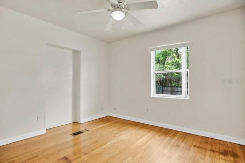 House in Orlando, Florida 3 bedrooms, 143.26 sq.m. № 2213205 - photo 16