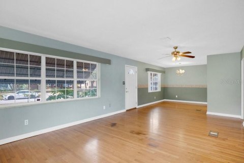 House in Orlando, Florida 3 bedrooms, 143.26 sq.m. № 2213205 - photo 6