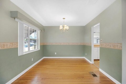 House in Orlando, Florida 3 bedrooms, 143.26 sq.m. № 2213205 - photo 7