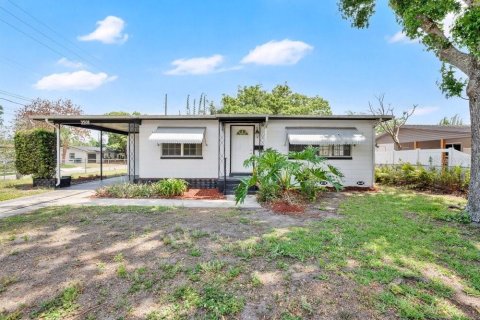 House in Orlando, Florida 3 bedrooms, 143.26 sq.m. № 2213205