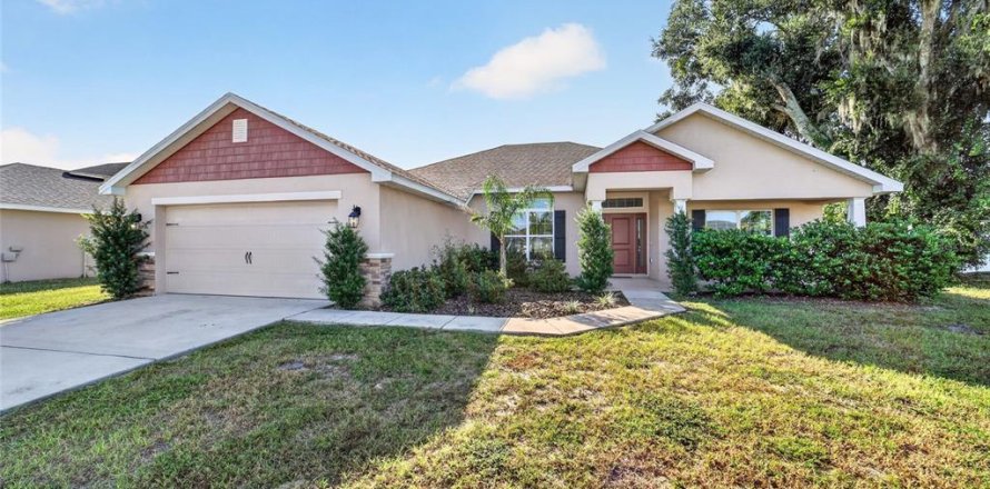 House in Ocala, Florida 4 bedrooms, 213.68 sq.m. № 2394345