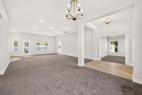 House in Ocala, Florida 4 bedrooms, 213.68 sq.m. № 2394345 - photo 25