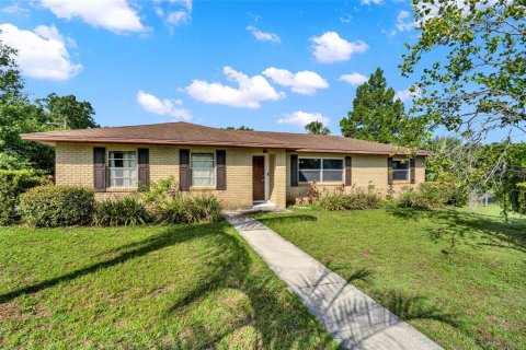 Casa en venta en DeLand, Florida, 3 dormitorios, 141.03 m2 № 1829443 - foto 1